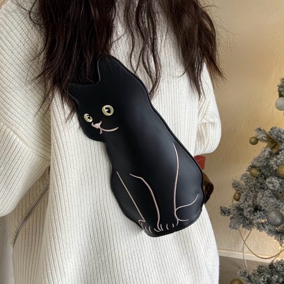 Black Cat-Shaped purse with pink trim - Picture 4 of 4